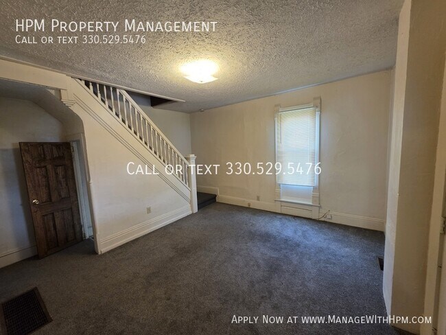 Building Photo - 497 Sumner St