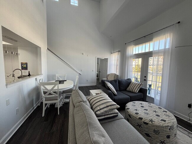 Building Photo - 770 Siena Palm Dr