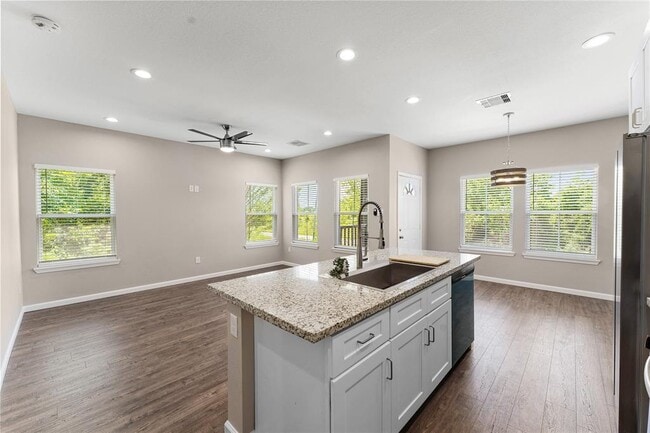 Primary Photo - 5307 Groveton St