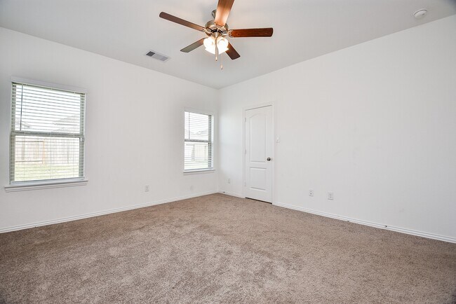 Building Photo - 31326 Black Frst Xing