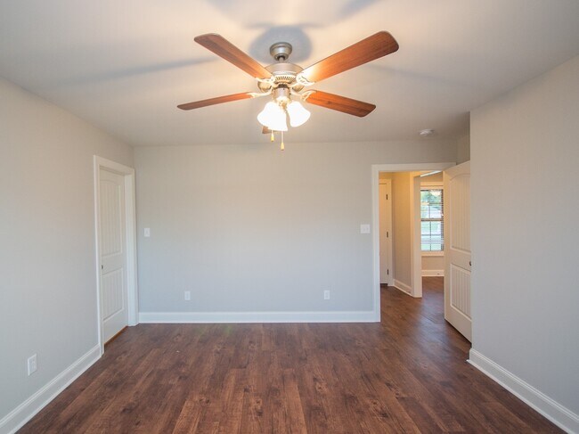 Building Photo - 17846 Sallows Dr