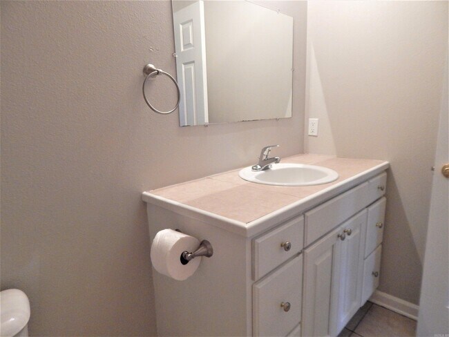 Building Photo - 451 Wisteria Dr
