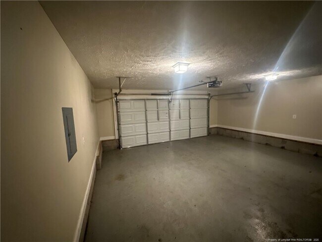 Building Photo - 450 Copper Creek Dr