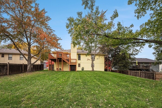 Building Photo - 1401 NE Weddle Ln