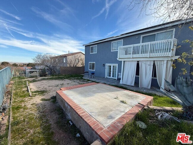 Building Photo - 719 E Ave Q10