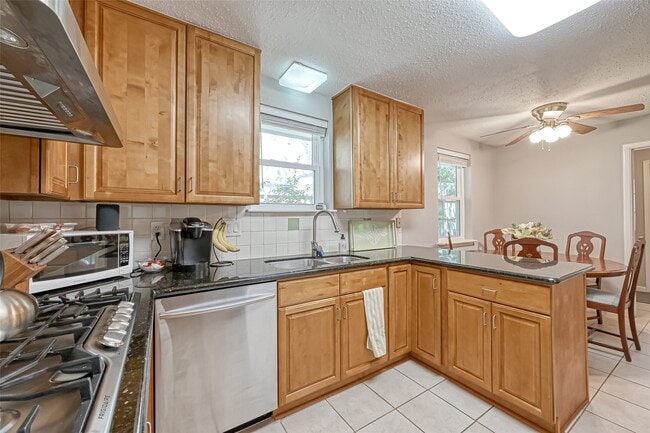 Building Photo - 13914 St Marys Ln