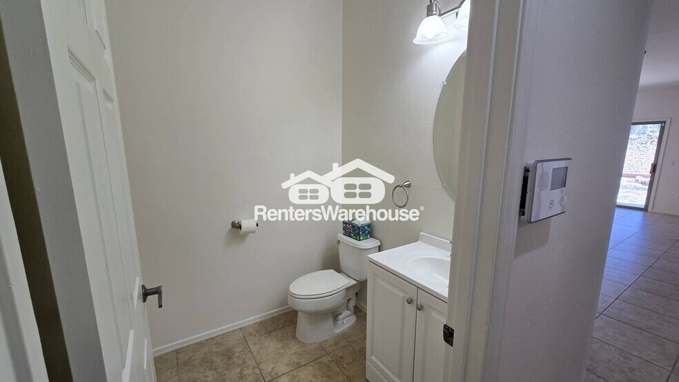 Building Photo - 1126 E Mt Shibell Dr