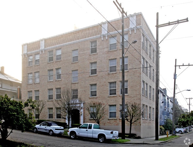 Primary Photo - Roygate Apartments