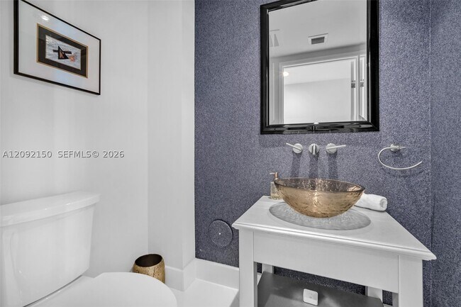 Building Photo - 333 Las Olas Way