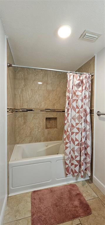 Building Photo - 8821 Coral Palms Ct