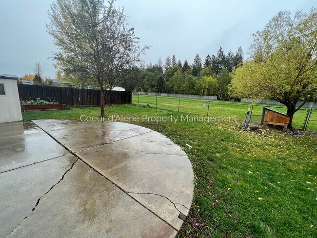 Building Photo - 6720 W Legacy Dr
