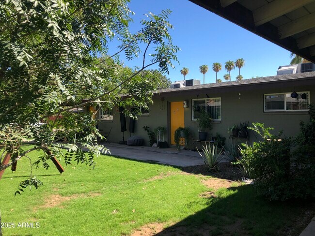 Building Photo - 2020 S Granada Dr