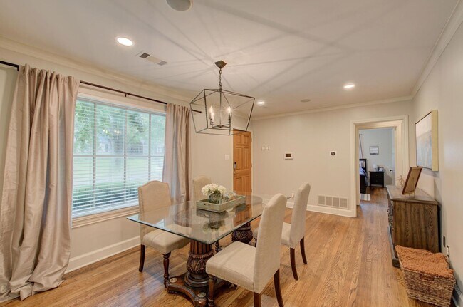Building Photo - 3786 Rosedale Dr