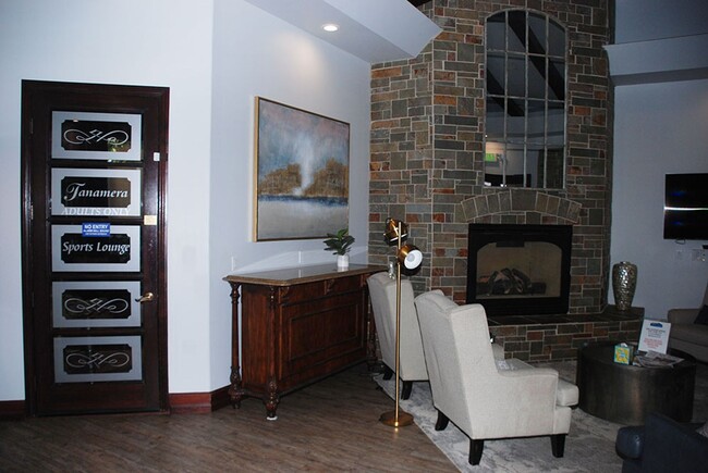 Building Photo - 1 bedroom townhouse in Tanamera