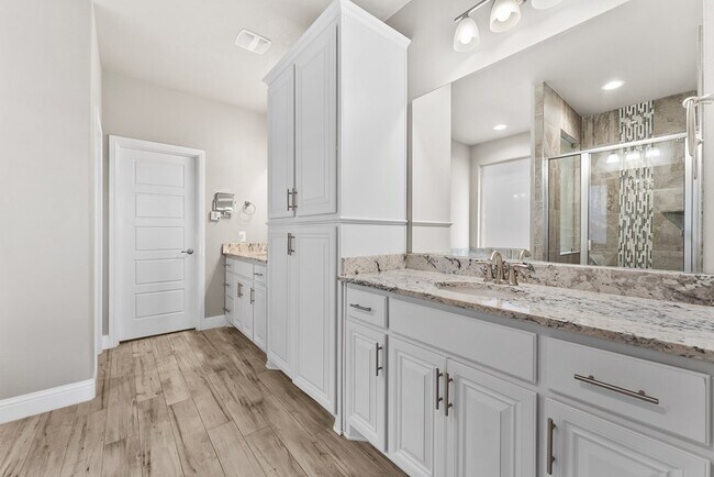 Building Photo - 6020 Sunny Stone Dr