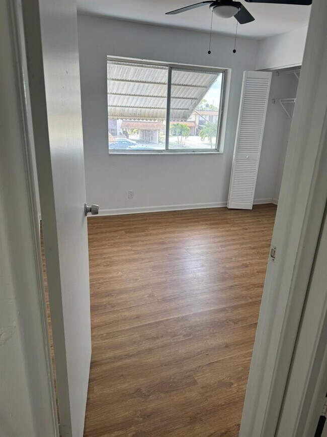 Building Photo - 2130 Sherwood Forest Blvd