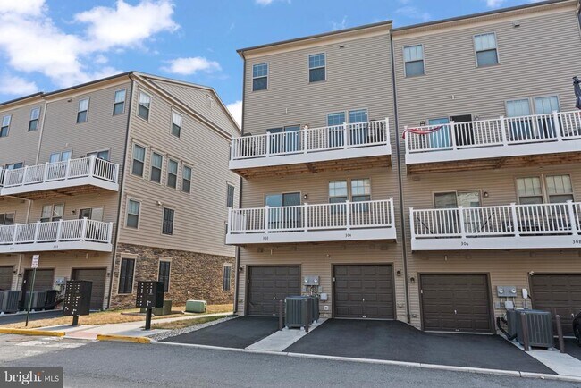 Building Photo - 304 Petite Sirah Terrace SE