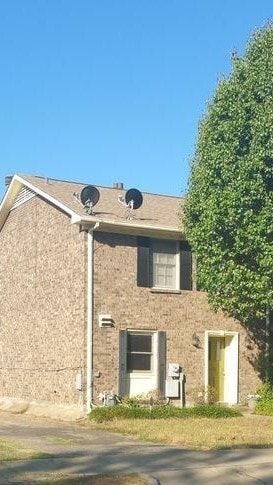 Building Photo - 2140 Rexford Rd