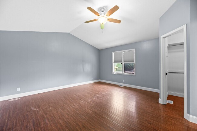 Building Photo - Beautiful 5 bedroom home in Andover School...