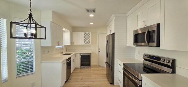 Building Photo - 13150 Green Finch Terrace