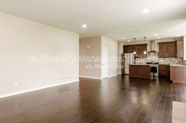 Building Photo - 578 Tallman St