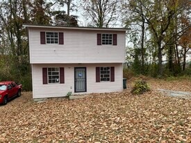 Building Photo - 728 Sylvan Dr