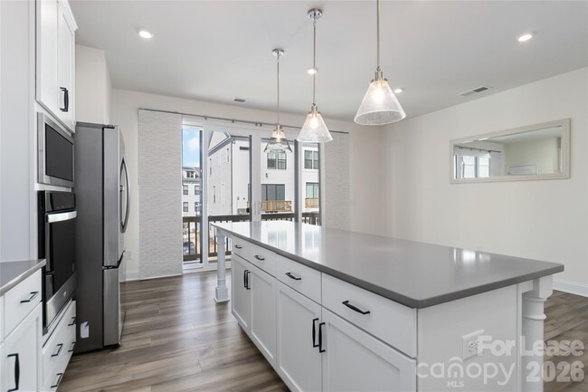 Building Photo - 4202 Alexander Vw Dr