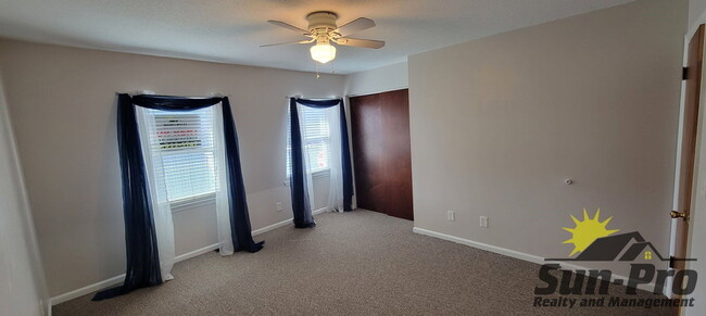Building Photo - 407 Lytle Ave