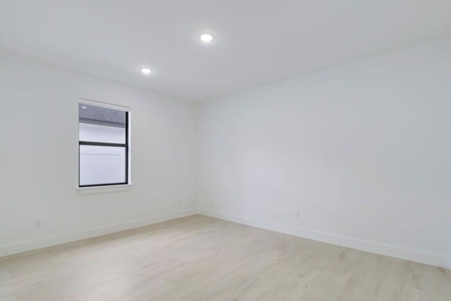 Building Photo - 17780 Thelma Ave