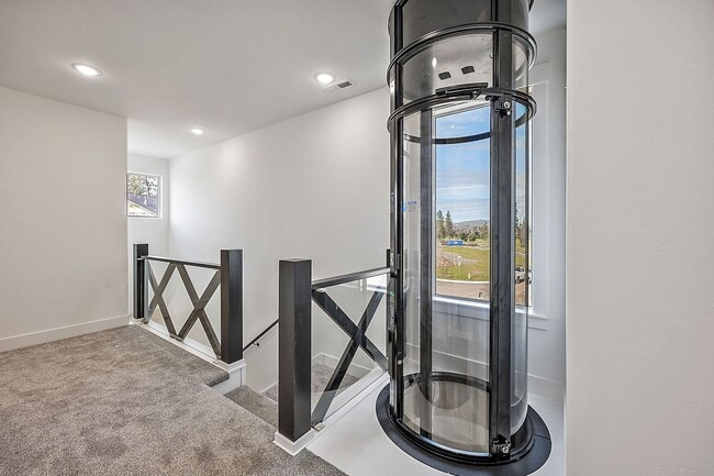 Building Photo - Convenience, Beauty and Space Makes this H...