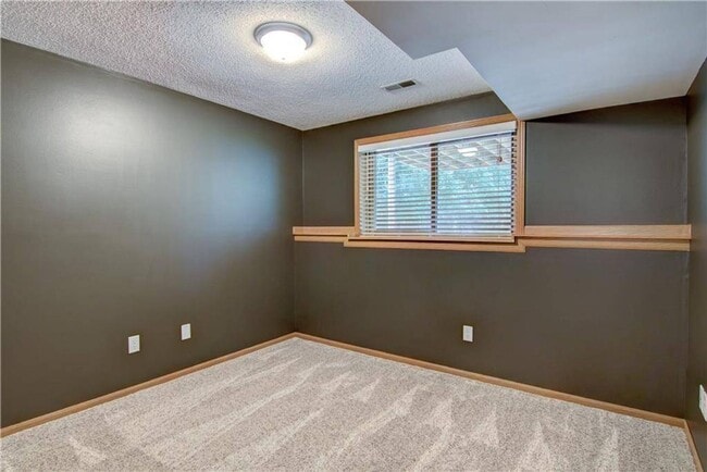 Building Photo - 715 Hewitt St