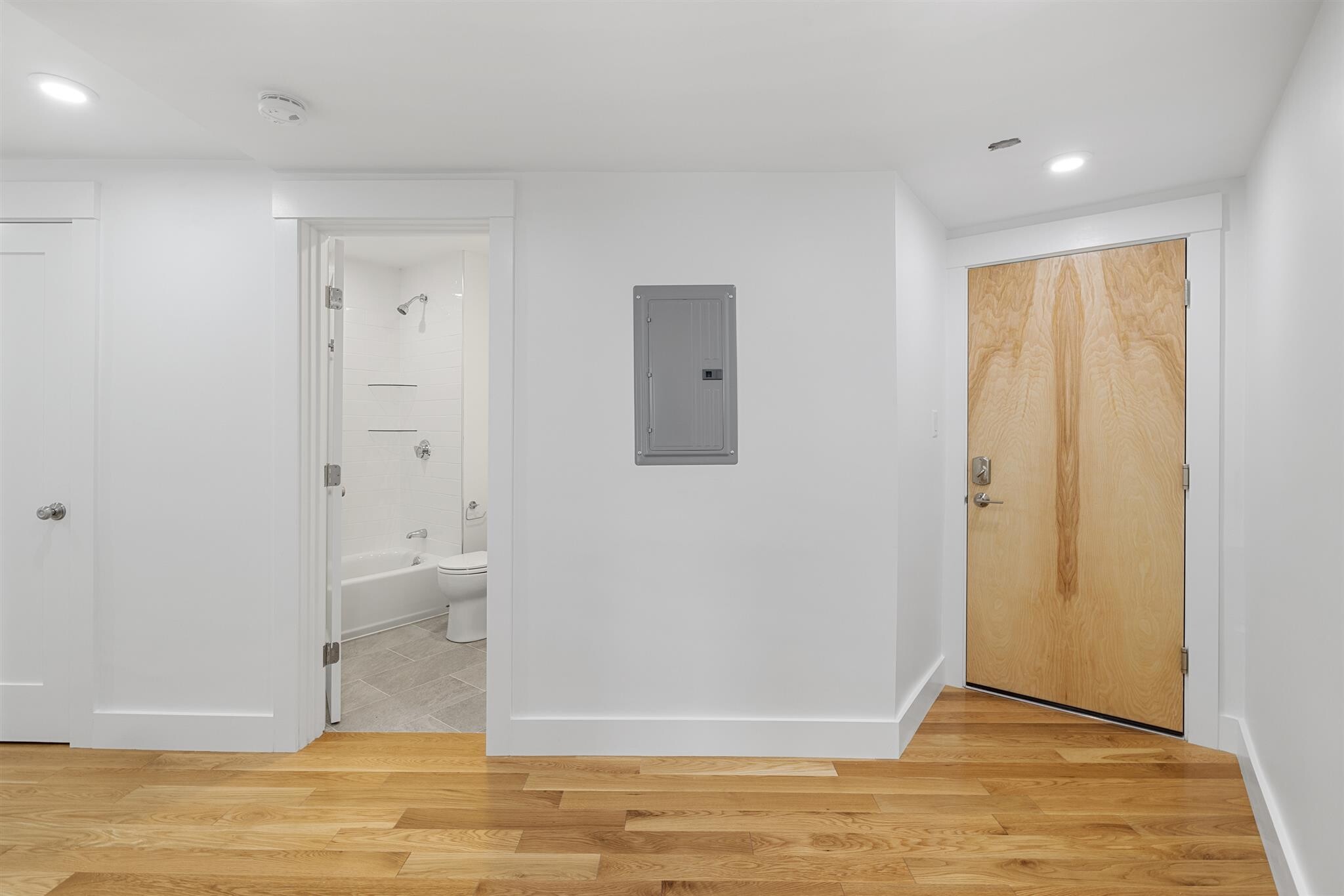 Building Photo - 401 Columbia St