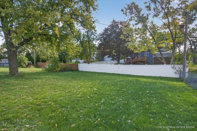 Building Photo - 2211 Birchwood Pkwy