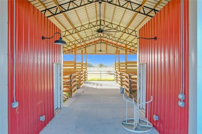 Building Photo - 8440 Florida Boys Ranch Rd