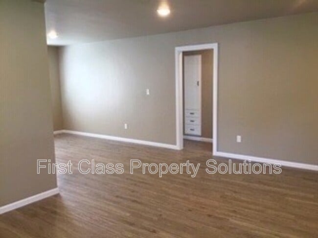 Building Photo - 7001 NW 45th St