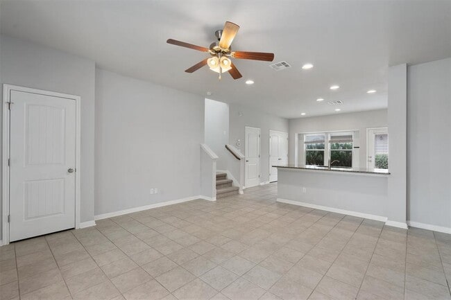 Building Photo - 207 Wainscot Oak Wy