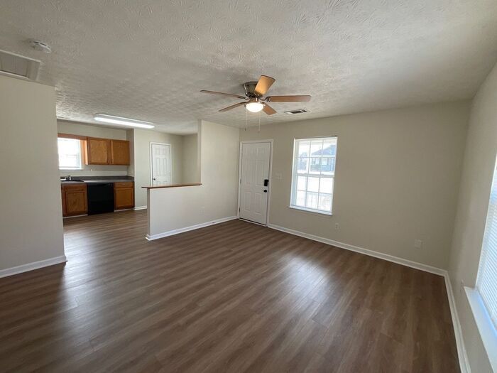 Building Photo - 3651 Ten Oaks Cir