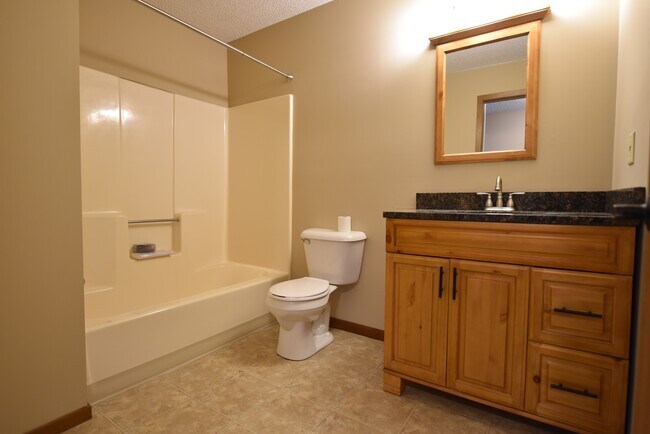 Building Photo - 924 4th St SW