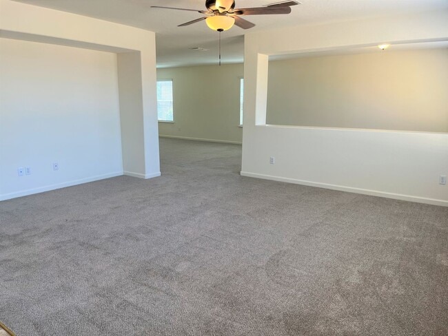 Building Photo - Spacious 4 Bedroom Family Home for Rent in Great Rocklin Location