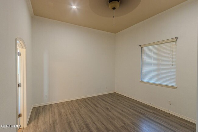 Building Photo - 2058 Bluff Creek St