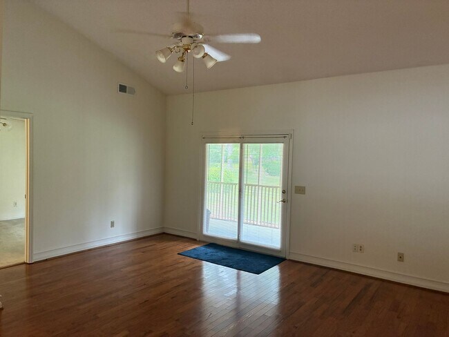 Building Photo - 40 Boardwalk Ln