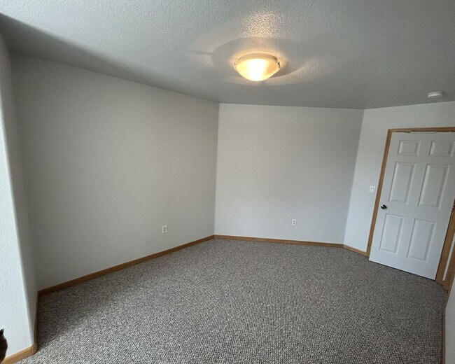 Building Photo - Room to Roam – Stunning Home on 2.4 Acres