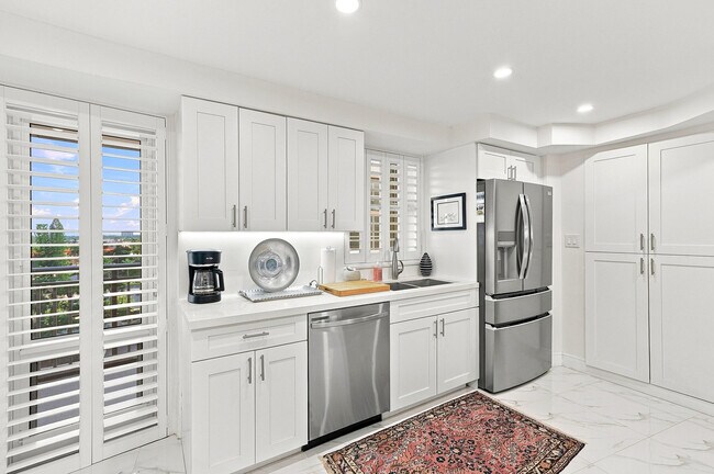 Building Photo - 4100 Galt Ocean Dr