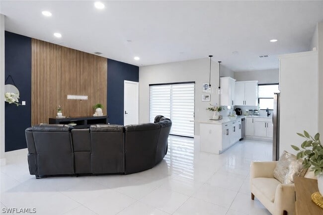 Building Photo - 3208 31st St W