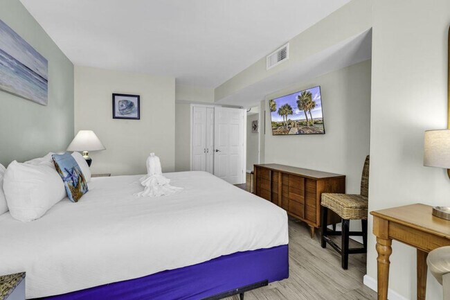 Building Photo - 2500 N Ocean Blvd