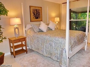 Building Photo - 264 Castaways St