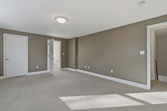 Building Photo - 45R South