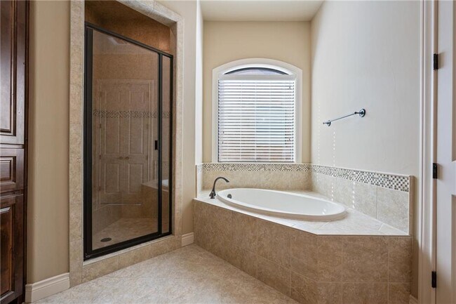 Building Photo - 1 Chandon Ln