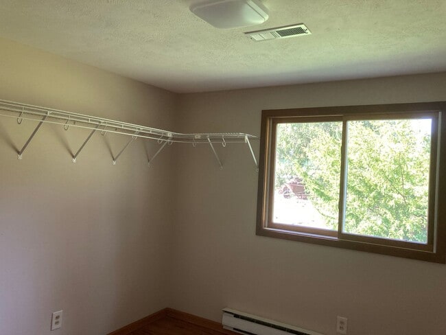Building Photo - 8525 S Spring Valley Park Dr