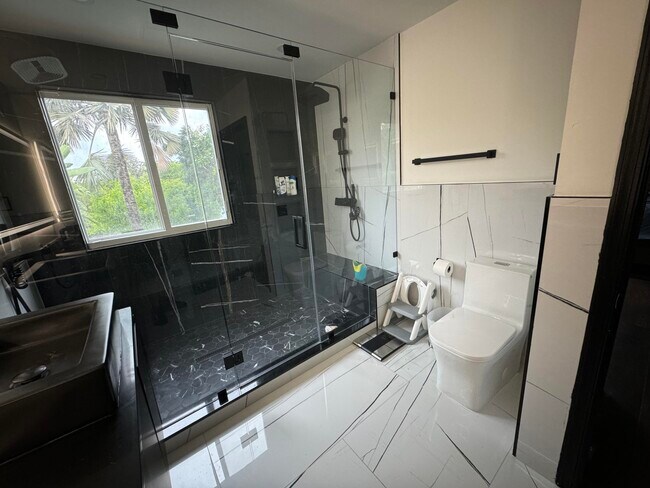 Building Photo - 10366 Buena Ventura Dr